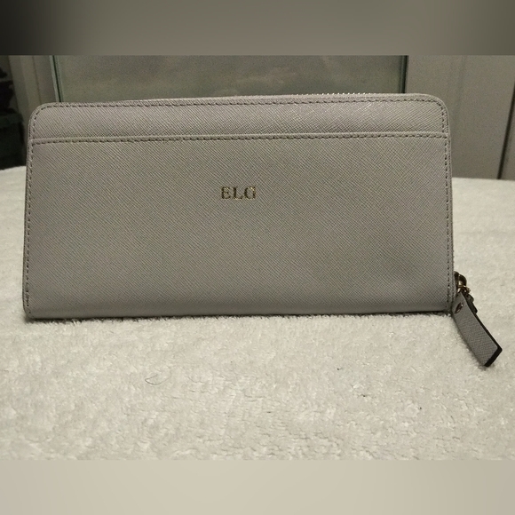 Kate Spade Zippy Wallet - Picture 7 of 7